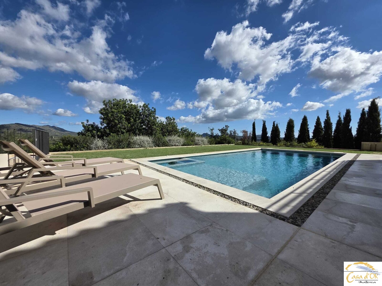 Zeitlose Eleganz trifft mallorquinische Seele – Neubaufinca mit Panoramablick bei Sant Llorenç Zeitlose Eleganz trifft mallorquinische Seele – Neubaufinca mit Panoramablick bei Sant Llorenç